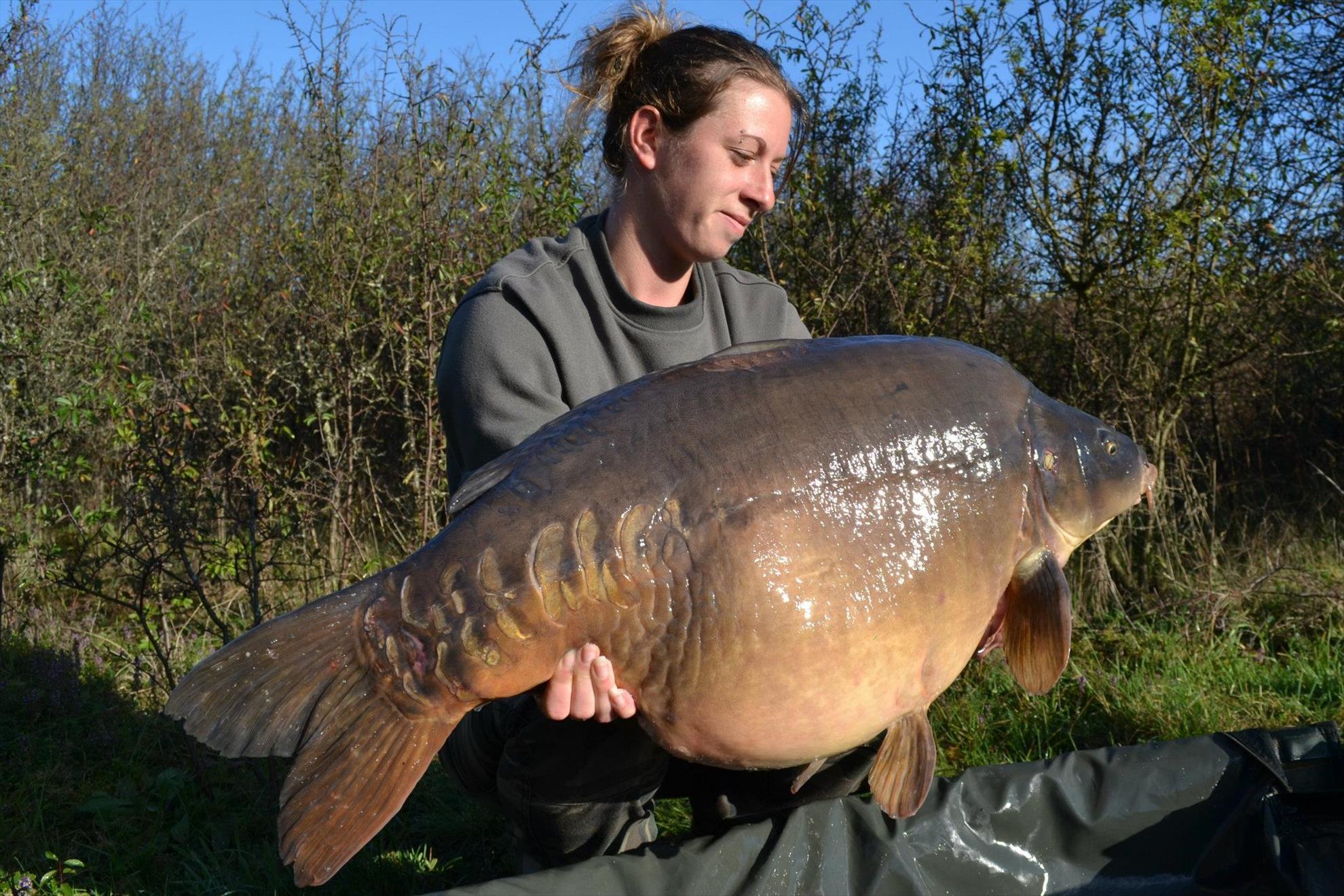 girls fishing 3 - 3332494904217743189681679475327o.jpg